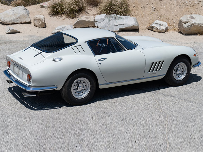 سيارة فيراري كلاسيكية تحظى بلقب أغلى سيارة تُباع عبر الإنترنت